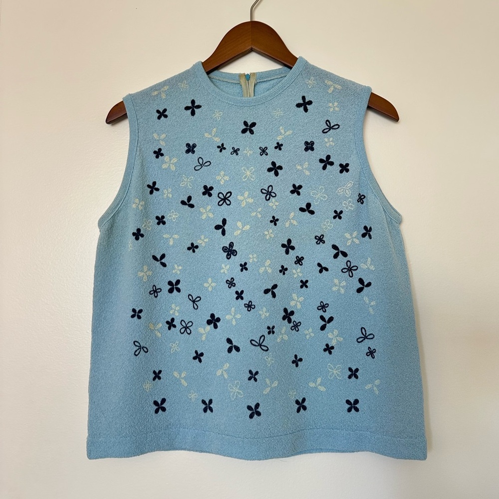 Talbott Travler vintage light blue top with flowers